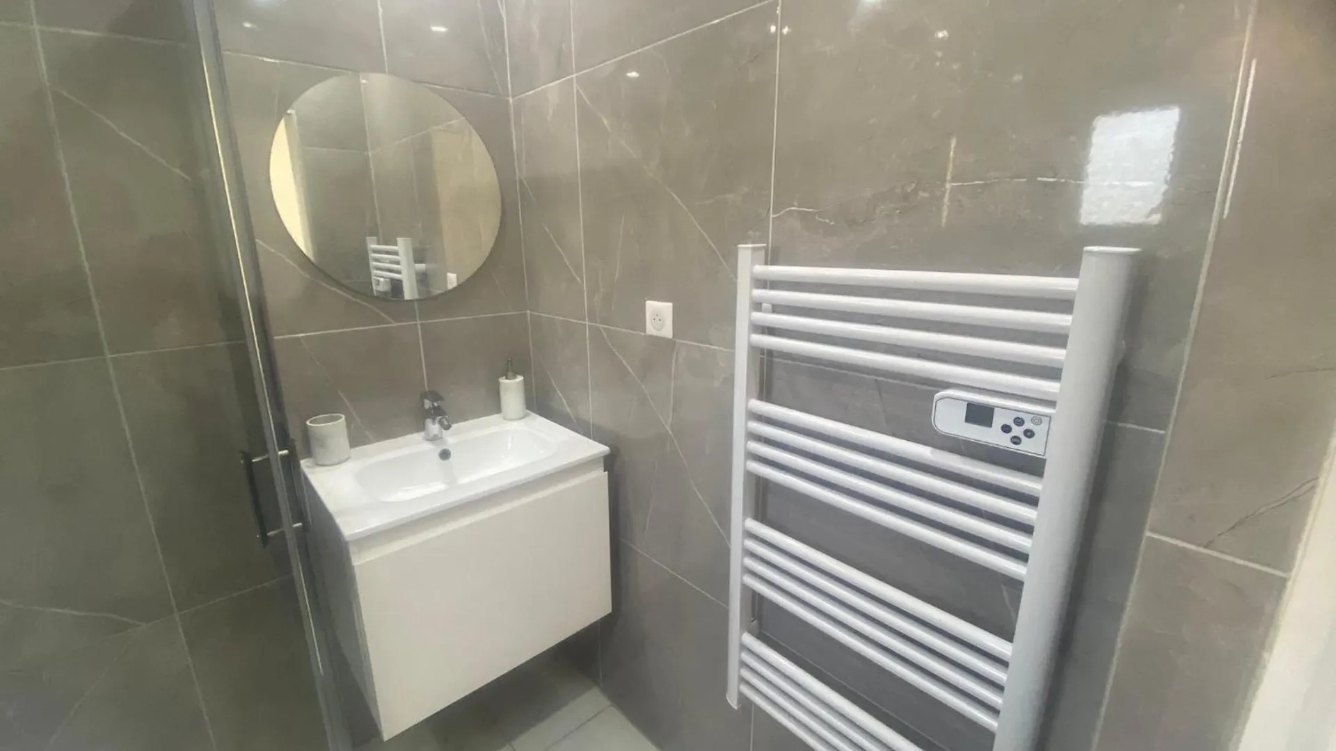 Prázdninový dům Bas De Villa Composee D'Un 3 Pieces Et D'Un Studio Avec Piscine Privee Villeneuve-Loubet